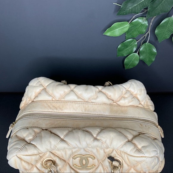 CHANEL • BUBBLE QUILT BOWLER BAG W/ CARD &DUST BAG - Picture 4 of 14